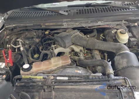 2000 Ford Excursion Limited from USA, damaged, VIN 1FMNU43S3YEE15080